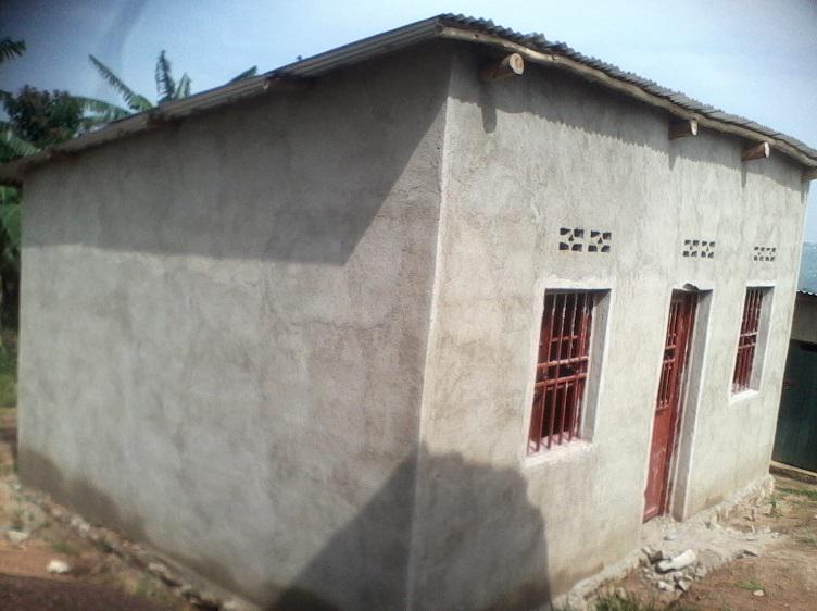 local pour jeunes filles - Ecole primaire de Nyagisenyi