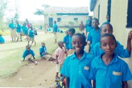 Enfants à l'école de Maza